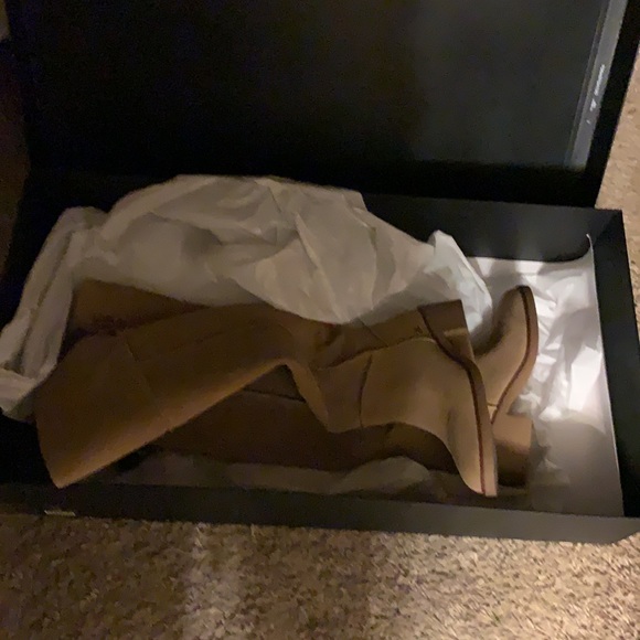 Coach brand new tan boots - Picture 3 of 4